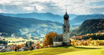 10 Dinge, die Sie in Kastelruth erleben können: Entdecken Sie die Schönheit Südtirols ( Foto: Adobe Stock- Ivan Kmit )
