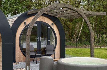 Mobile Whirlpools jetzt buchbar für Tiny Houses und (Foto: Caravanserei)